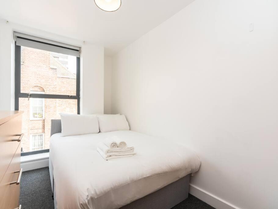 Bright & Modern 2-Bed Apartment In Vibrant East Londra Exterior foto