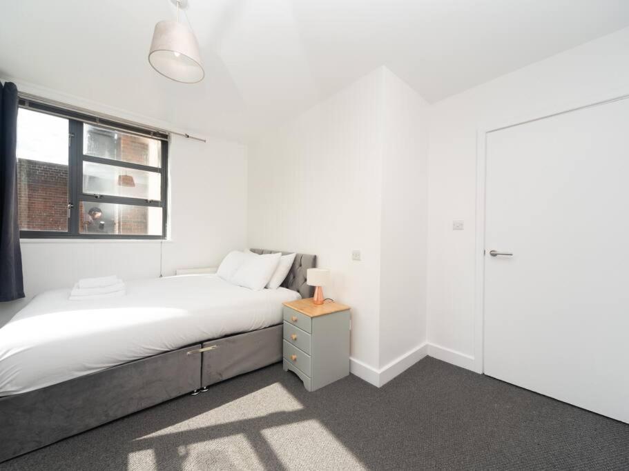 Bright & Modern 2-Bed Apartment In Vibrant East Londra Exterior foto